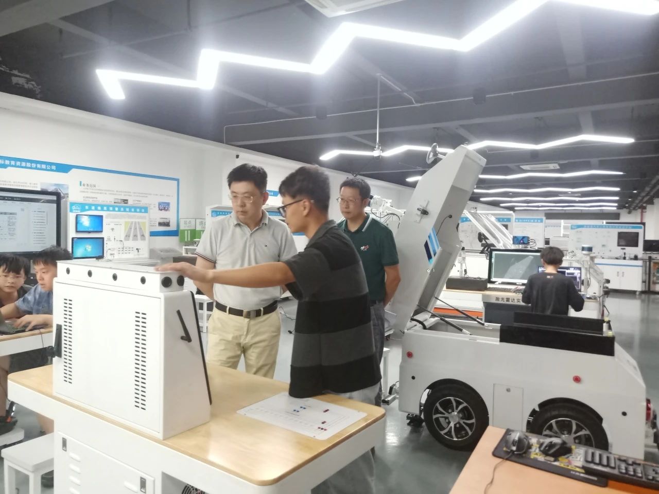 深圳風向標教育資源股份有限公司 深圳風向標教育資源股份有限公司